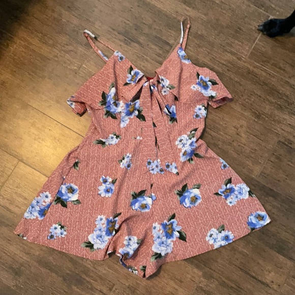 Romper. - Picture 1 of 2